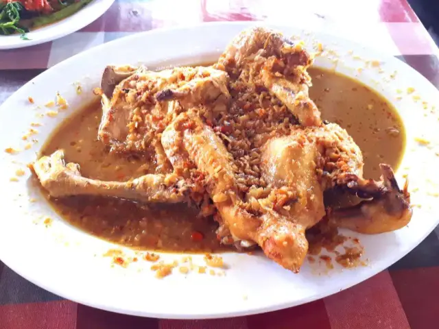 Gambar Makanan Ayam Betutu Khas Gilimanuk Bali 14