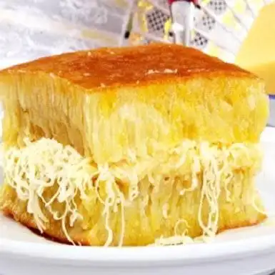 Gambar Makanan Roti Bakar Dan Martabak Bee, Jl. Mendung ll No 8 A Jebres 11