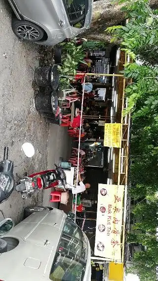 Taman Chi Liung Claypot Chicken Rice (池龙华园瓦煲鸡饭）