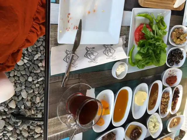 Leb-i Derya Cafeterya Pansiyon'nin yemek ve ambiyans fotoğrafları 1