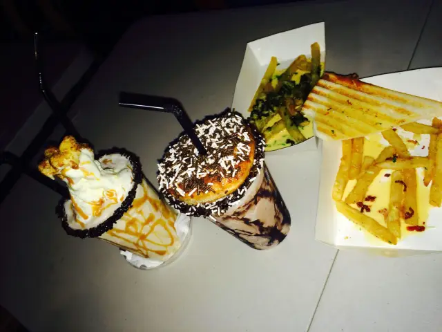 Sam's Ice Cream and Shakes Food Photo 4