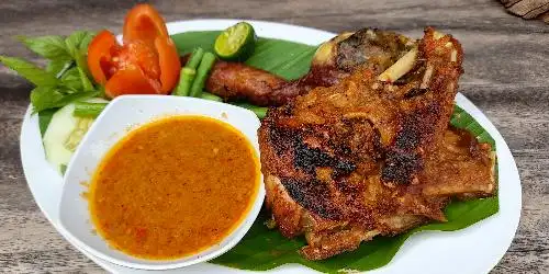 Bebek Dan Ayam Taliwang Ummi Harwati