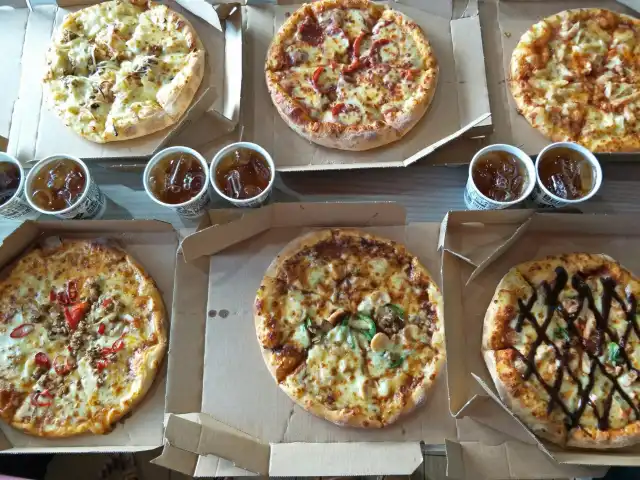 Domino's Pizza Food Photo 15