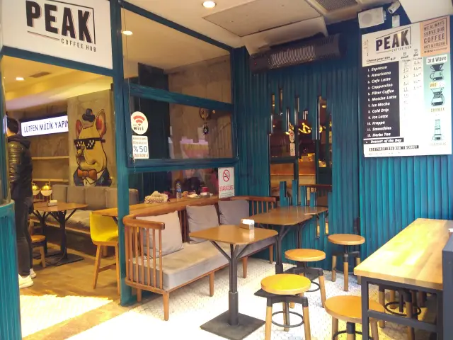 Peak Coffee Hub'nin yemek ve ambiyans fotoğrafları 3