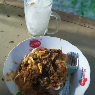 Toge Goreng Pak Gebro