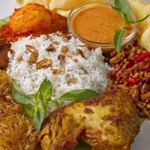 Gambar Makanan Penyetan Buk Mariyati, Jl Raya Satelit Utara BT-25b 3