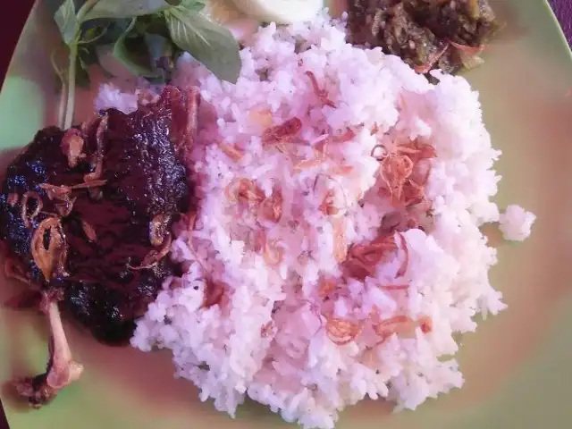 Gambar Makanan Nasi Bebek Sambal Hitam/ Ijo Putri Madura, Cikoko 6