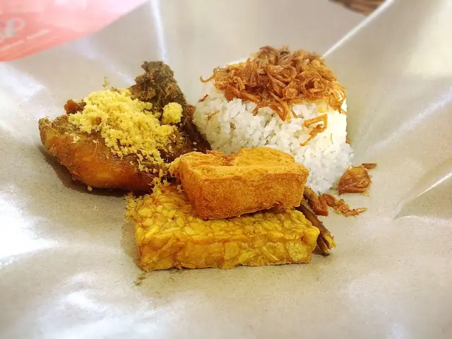 Gambar Makanan Nasi Uduk Lapangan Tenis 4