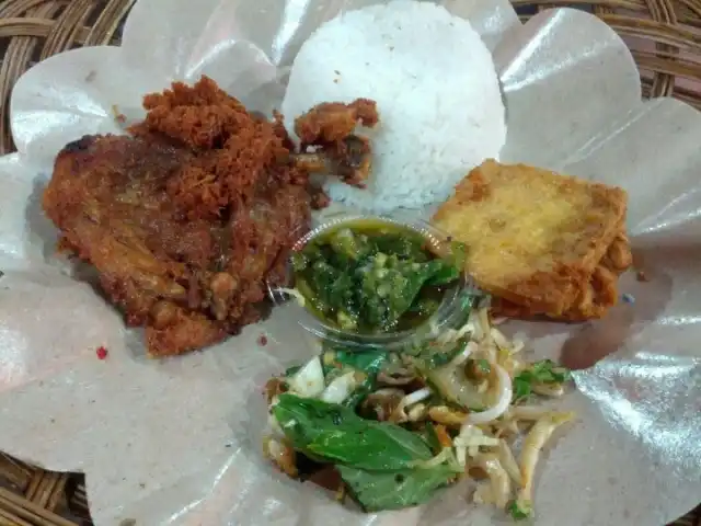 Gambar Makanan Ayam Penyet Suroboyo 7