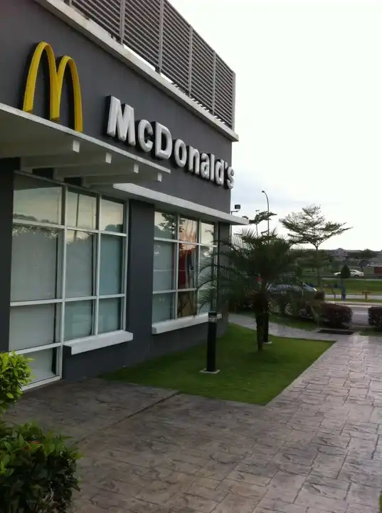 McDonald's & McCafé Food Photo 8