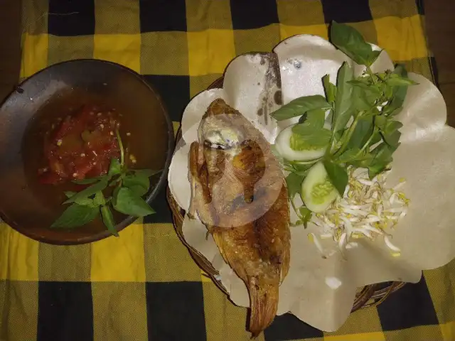 Gambar Makanan Ayam Bakar / Goreng Special Bumbu Bali, Serpong Utara 2