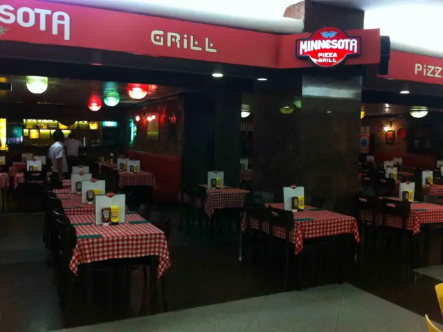 Minnesota Pizza Grill'nin yemek ve ambiyans fotoğrafları 9