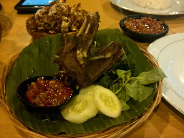 Gambar Makanan Bebek & Ayam Goreng Sari Rasa Pak Ndut 3