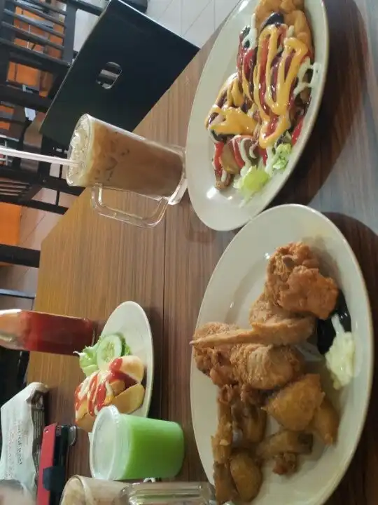 Kelantan Fried Chicken Food Photo 3