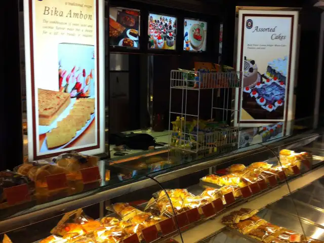 Gambar Makanan Holland Bakery 18