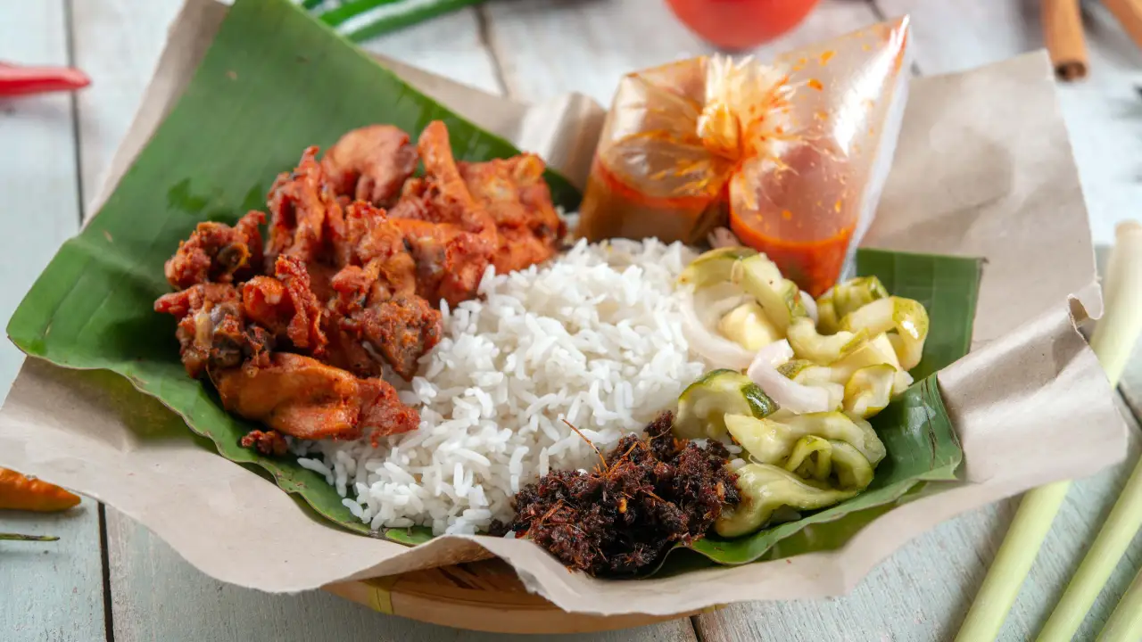 Hot Nasi Kukus (Masjid Tanah)