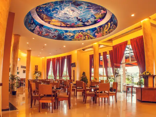Gambar Makanan Ren De Vu Restaurant - Marbella Suites 1