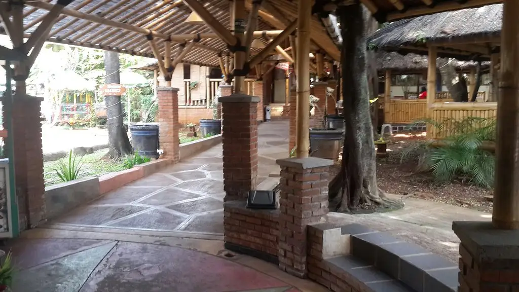 Saung Alam Sunda