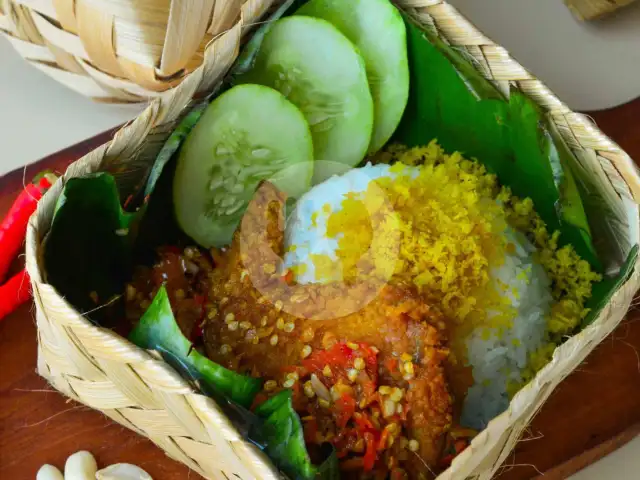 Gambar Makanan Nasi Ayam Ambyar, Medan Maimun 18