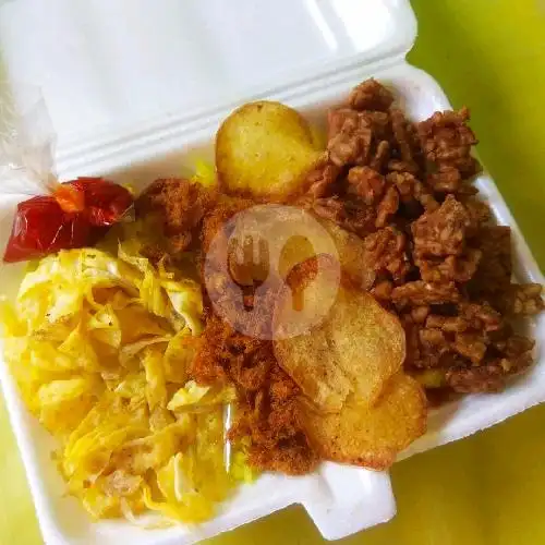 Gambar Makanan Nasi Kuning Nyah Vivi, Pasar Senin 14