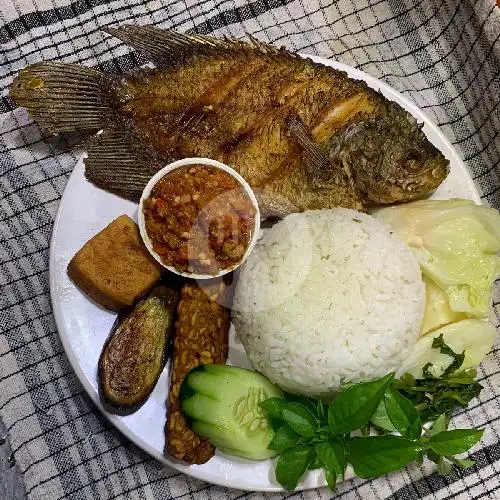 Gambar Makanan Nasi Tempong Awen, Denpasar 9