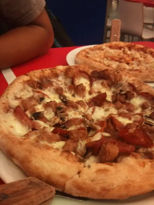 Domino's Pizza Food Photo 6