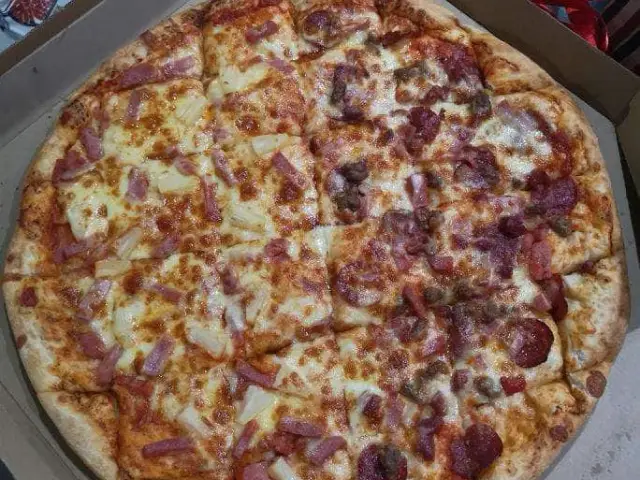 Pizza Warehouse Food Photo 8