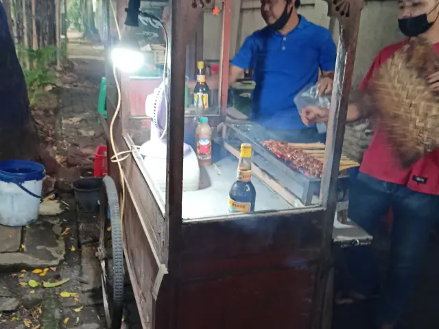 Gambar Makanan Sate Theresia Haji Umar Cak Dahlan 5