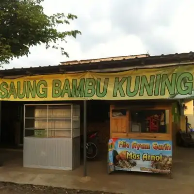 Saung Bambu Kuning