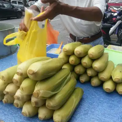 Jagung Tepi Jalan Depan McD Area Desa Pandan