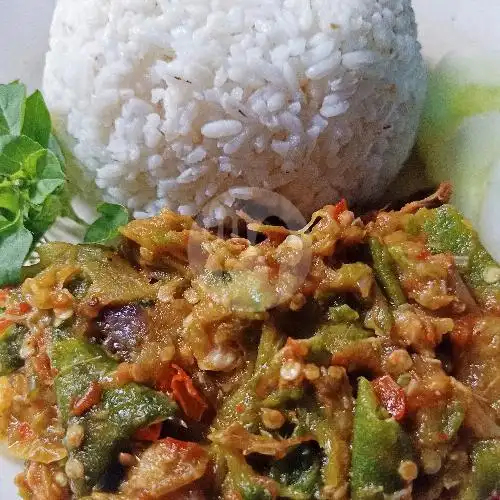 Gambar Makanan Dapur Ayam, Sutomo 8