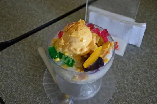 Ice Castle Halo-Halo and Ice Cream House Food Photo 2