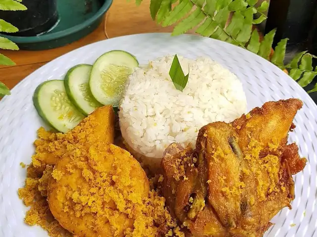 Gambar Makanan Nasi Uduk Ayam Goreng Borobudur, Tanjung Pura 6