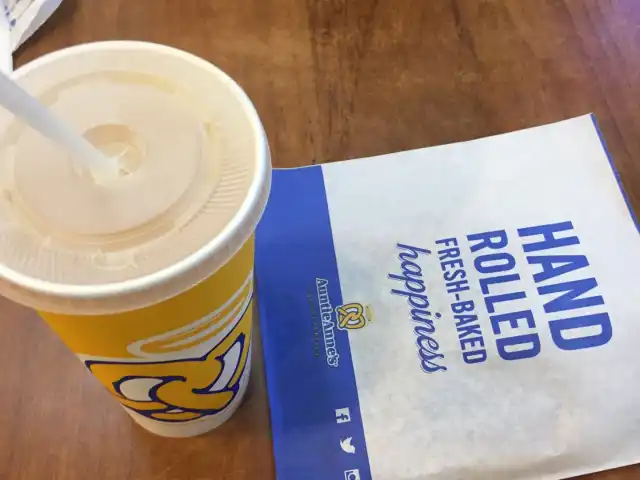 Auntie Anne's Food Photo 12