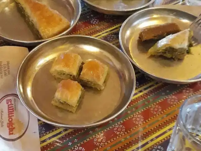 Elmacıpazarı Güllüoğlu'nin yemek ve ambiyans fotoğrafları 19