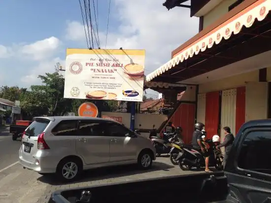 Gambar Makanan Kue Pie Susu Asli Enaak 8