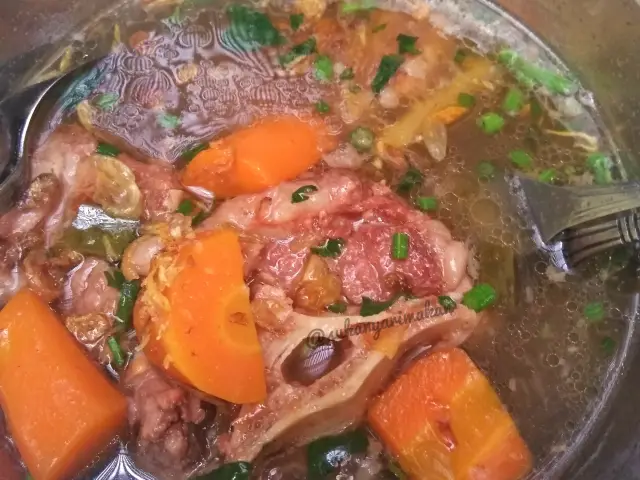 Gambar Makanan Sop Buntut Sapi Ma' Emun 3