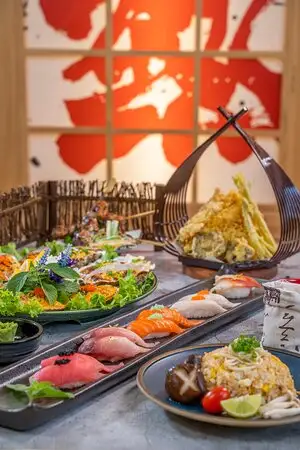 Sushi Tie Japanese Restaurant Food Photo 2