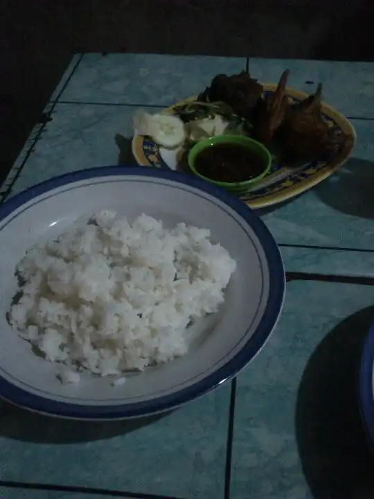 WARUNG MAKAN MBAH OMPONG