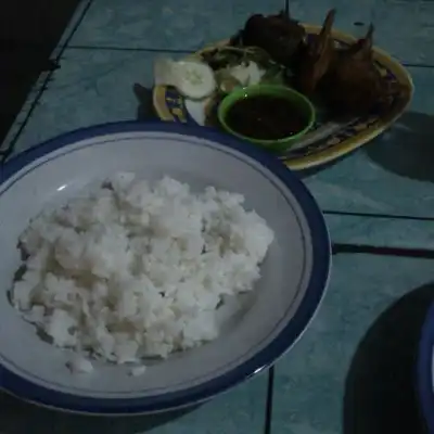 WARUNG MAKAN MBAH OMPONG