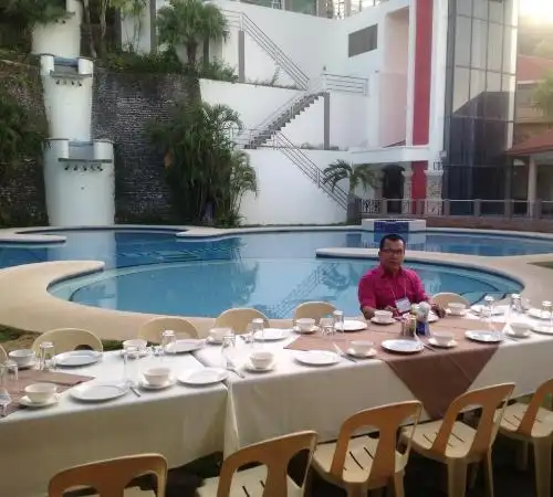 Bohol Plaza Resort and Restaurant Food Photo 1