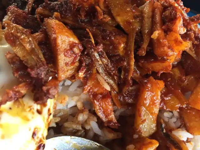 Nasi Lemak Sambal Sotong Istimewa Food Photo 16