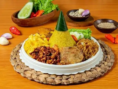 Saung Nasi Kuning Campur'an, Syahida