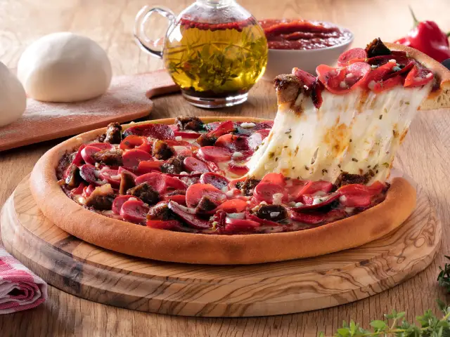 Pizza Lazza'nin yemek ve ambiyans fotoğrafları 1