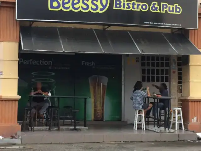 Beessy Bistro & Pub