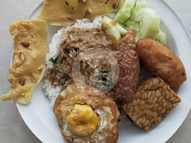 Gambar Makanan Nasi Pecel Khas Blitar Buk Nik, Klojen 2