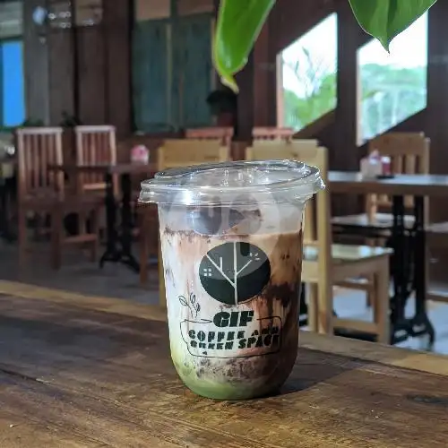 Gambar Makanan GIF Coffee and Green Space 9