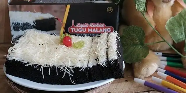 Lapis Kukus Tugu Malang, Pakis