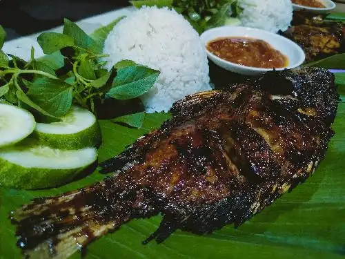 Warung Ayam Penyet Bu Wanti, Bekasi