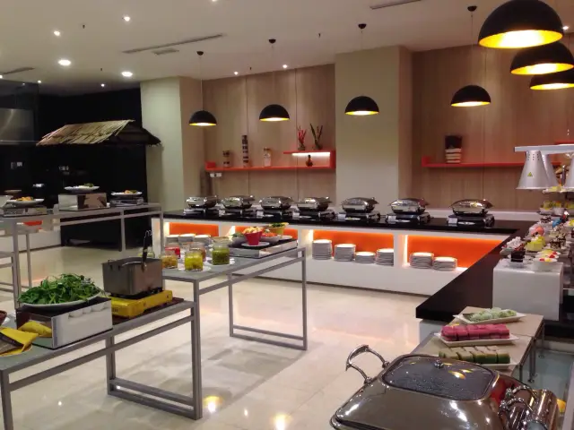 Makan2 Coffee House - Hotel Royal Kuala Lumpur Food Photo 2
